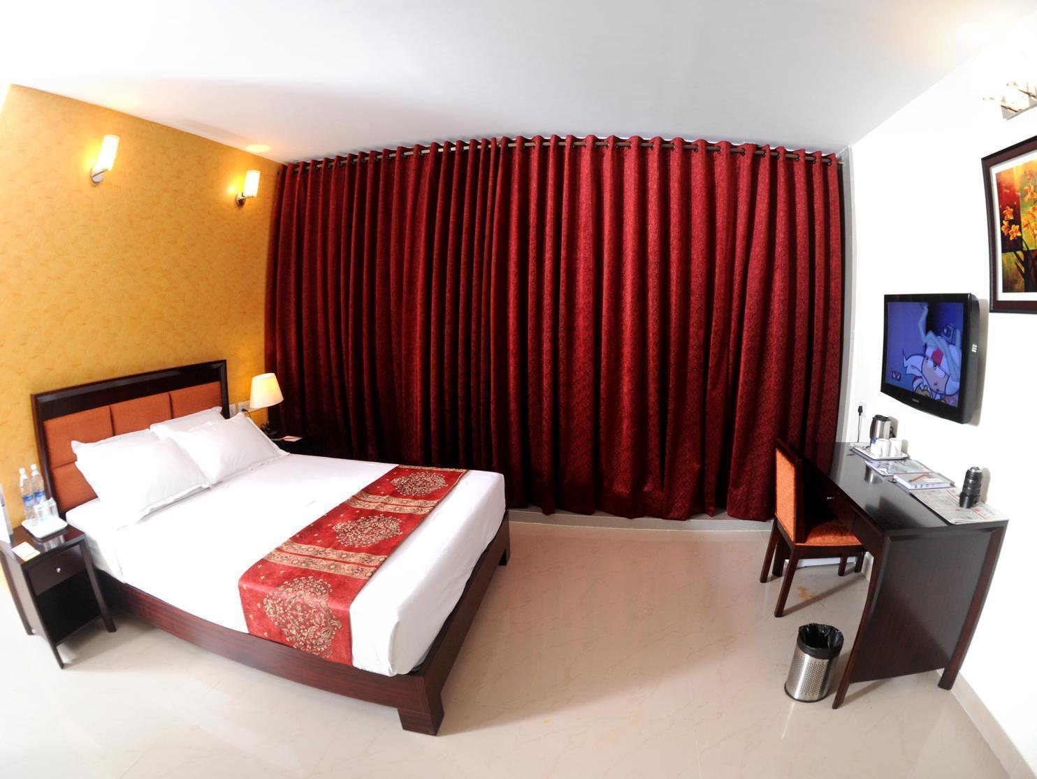 Treebo Crystal Castle Hotel Bangalore Luaran gambar
