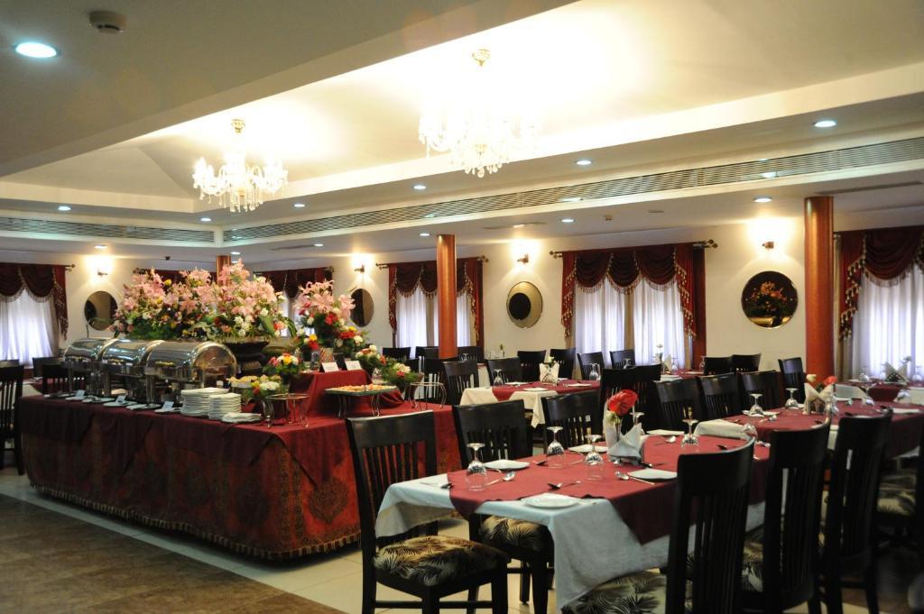 Treebo Crystal Castle Hotel Bangalore Luaran gambar