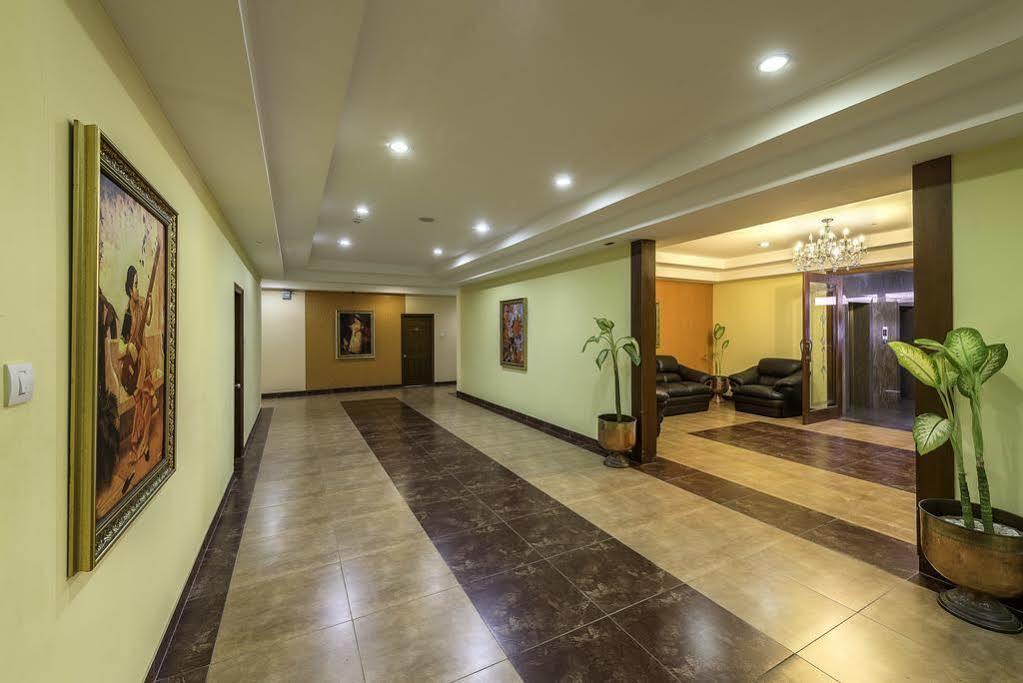 Treebo Crystal Castle Hotel Bangalore Luaran gambar