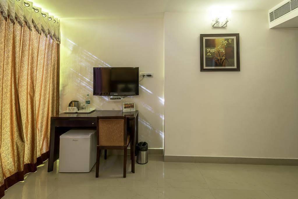 Treebo Crystal Castle Hotel Bangalore Luaran gambar