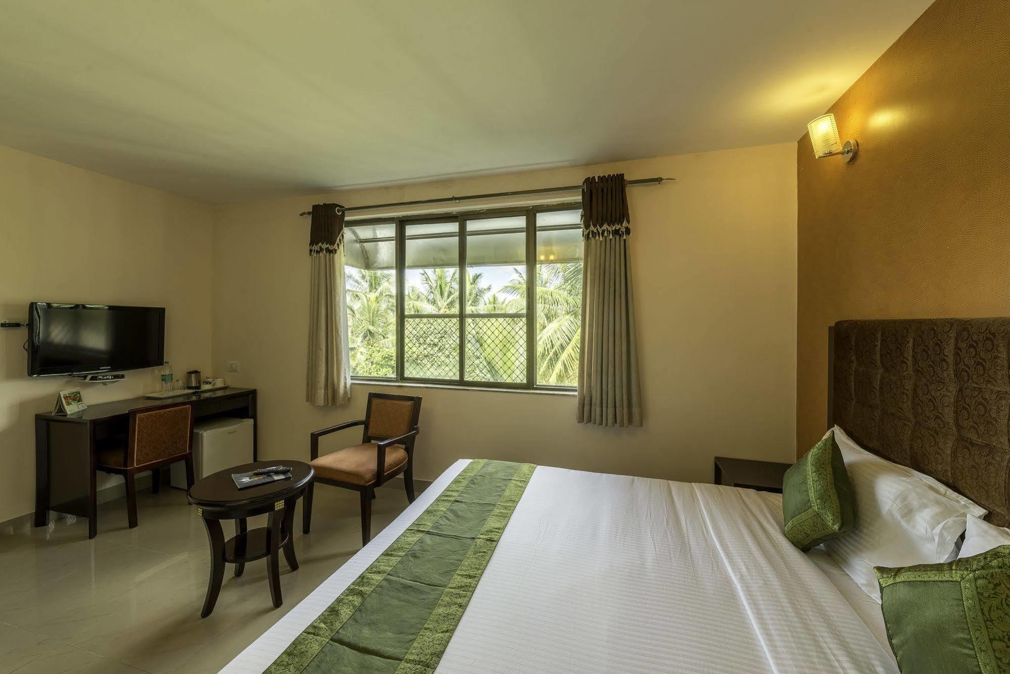 Treebo Crystal Castle Hotel Bangalore Luaran gambar