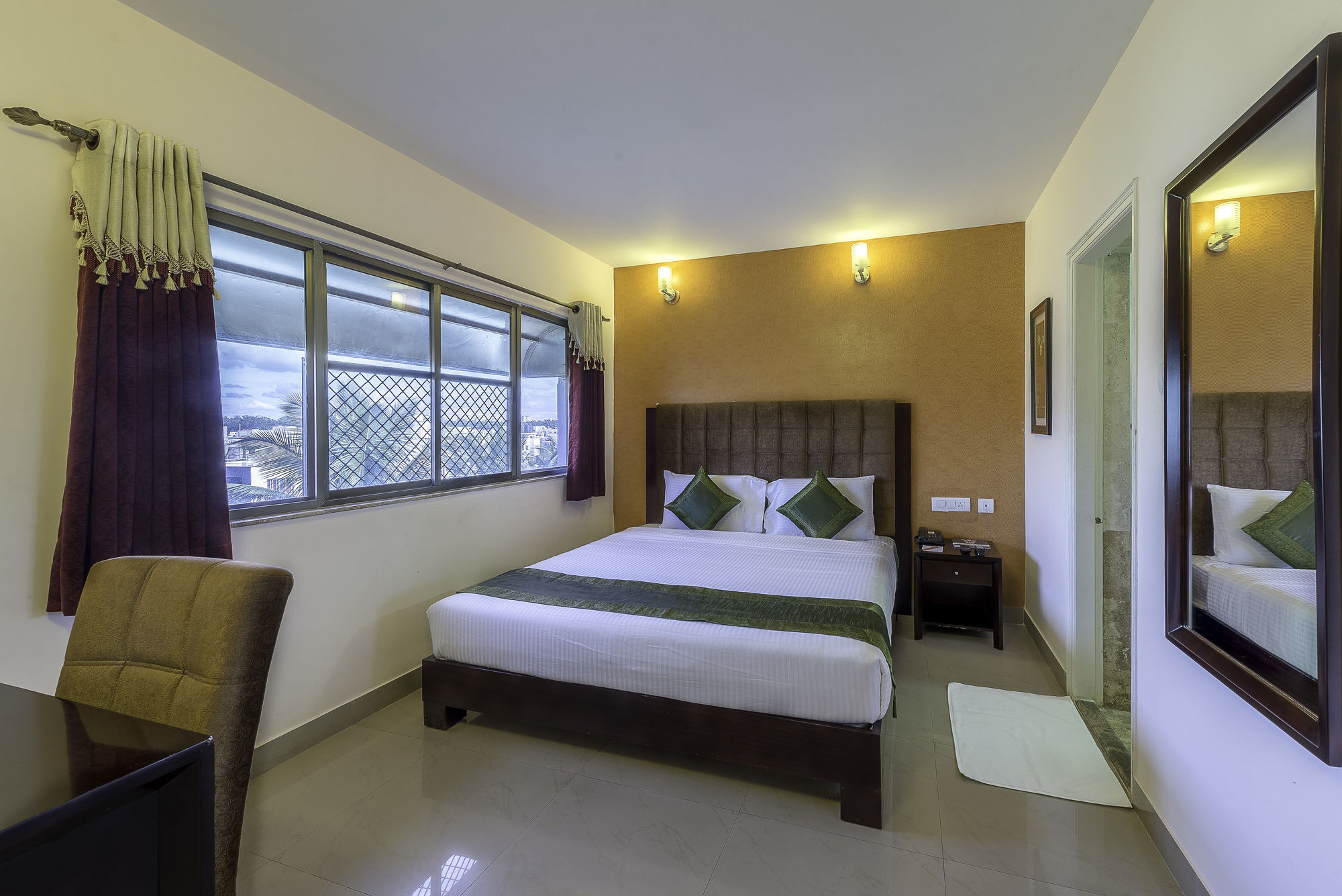 Treebo Crystal Castle Hotel Bangalore Luaran gambar