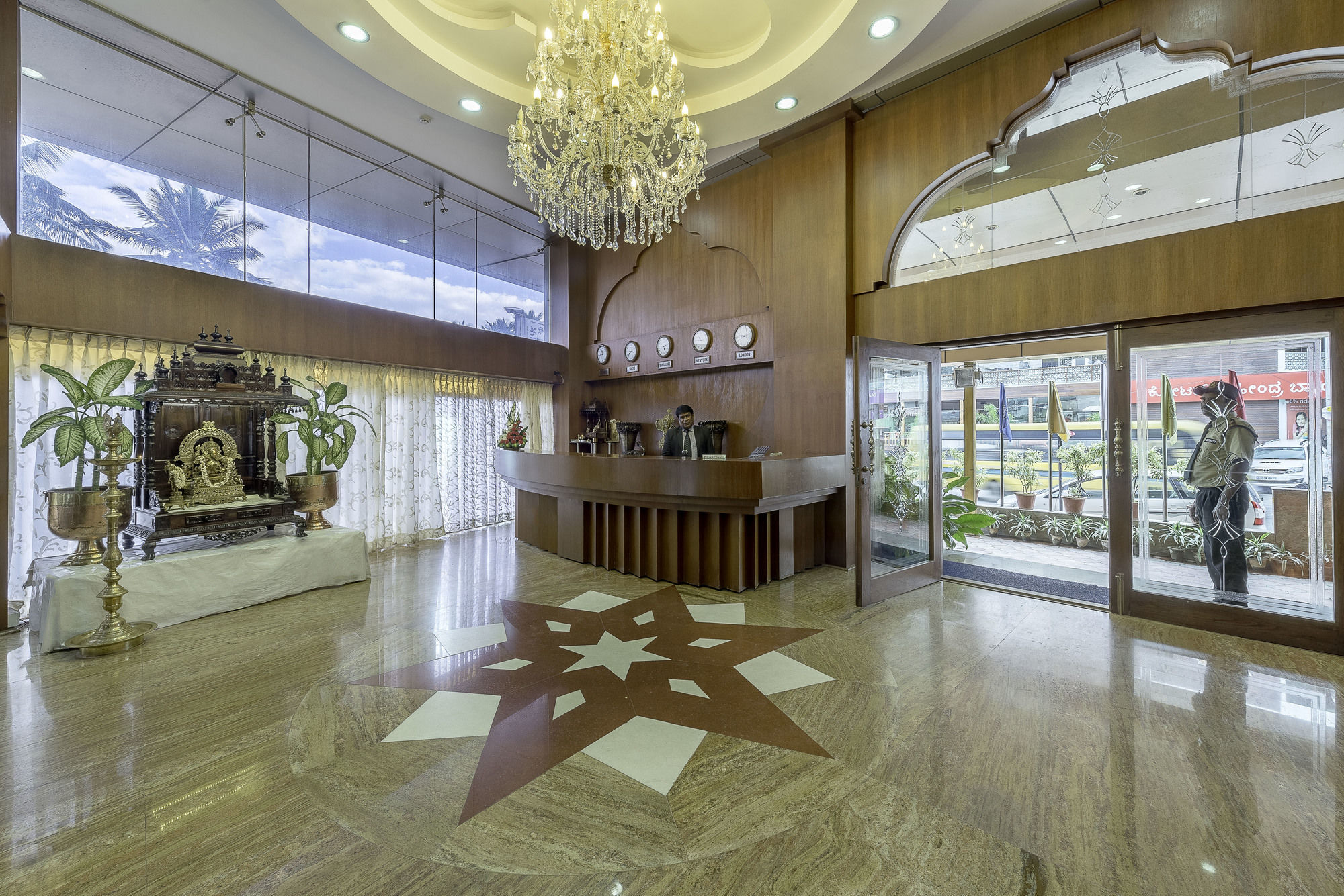 Treebo Crystal Castle Hotel Bangalore Luaran gambar